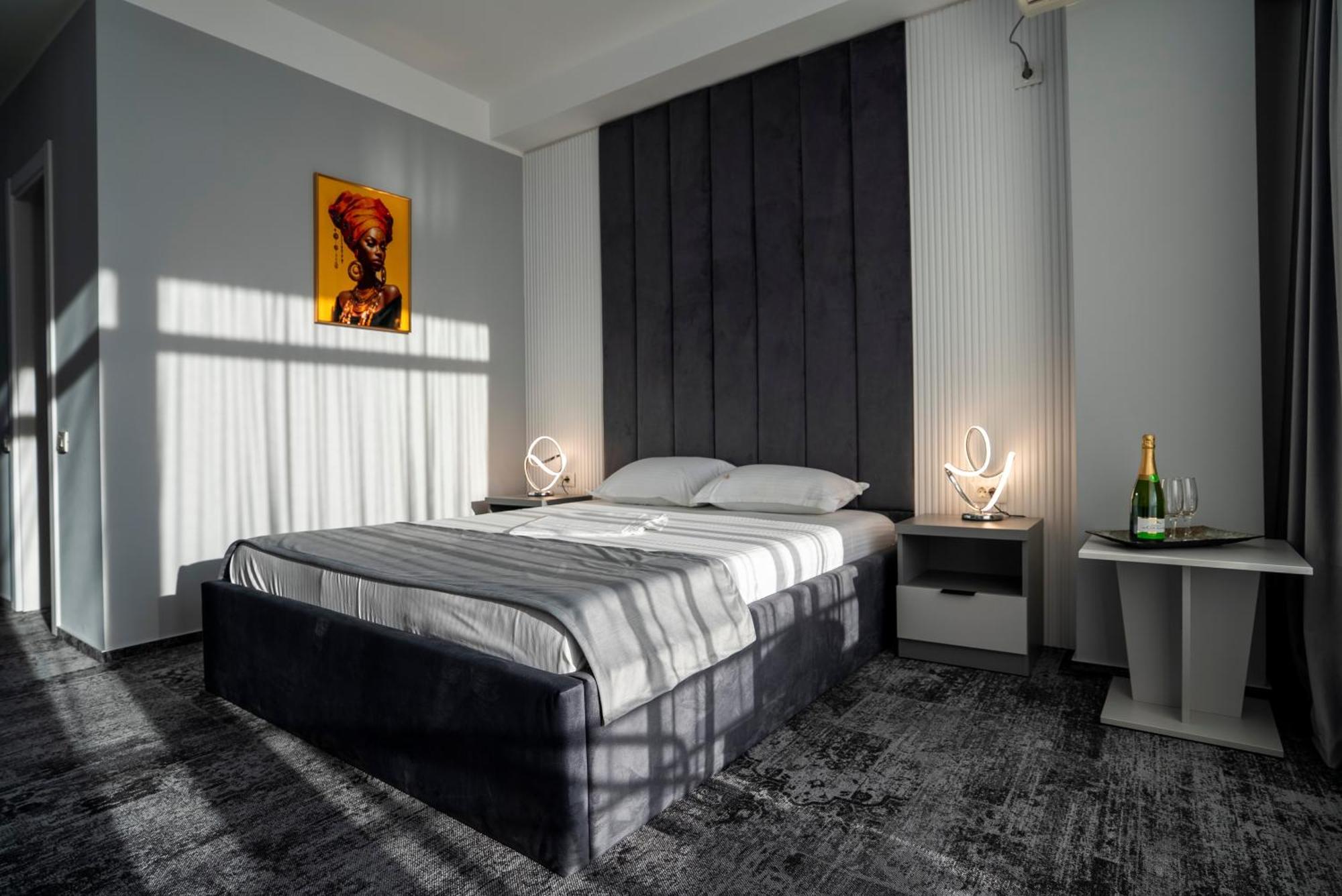 Cristal Hotel 3*