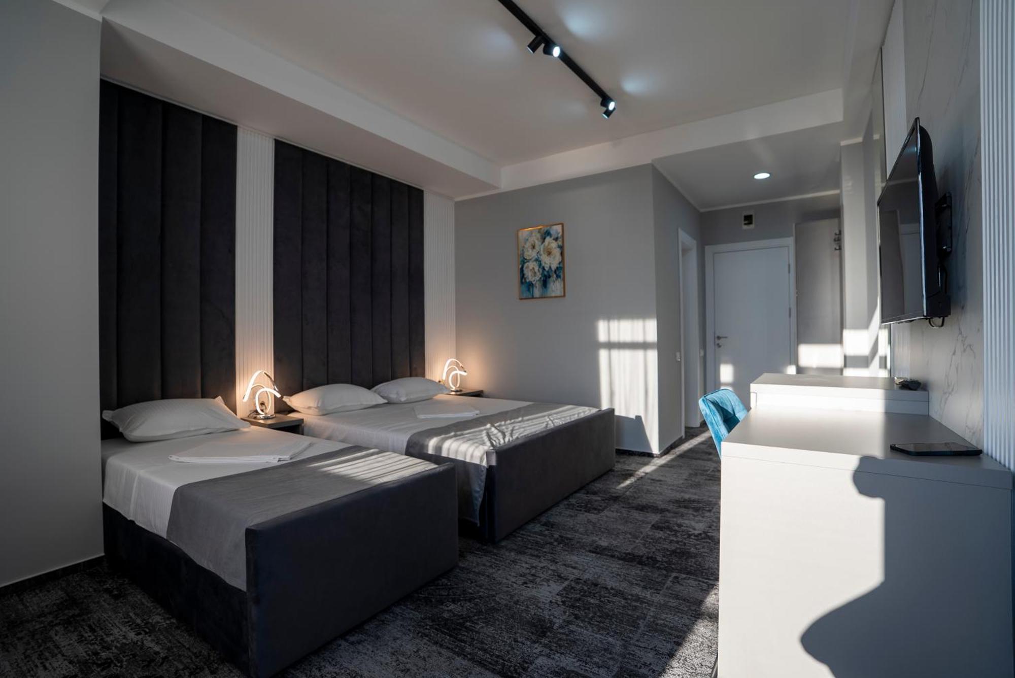 Cristal Hotel 3*